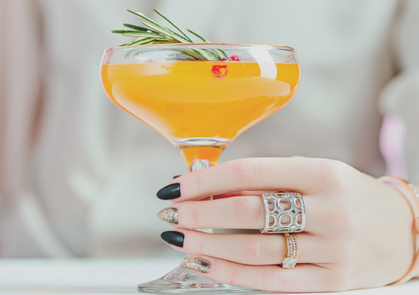 How to wear a cocktail ring